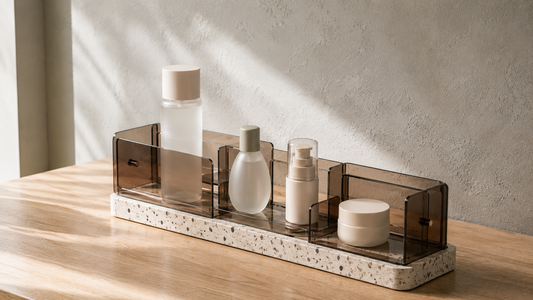 Adjustable skincare organizer with flexible compartments and layout.