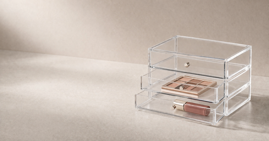 Clear partitioned acrylic drawer structure showing zero item overlap to prevent confusion and save time.