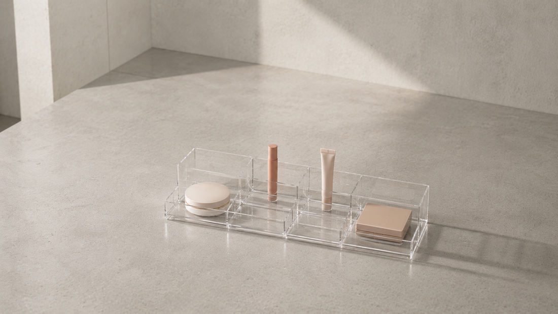 Comparison between makeup organizer layout and skincare storage structure.