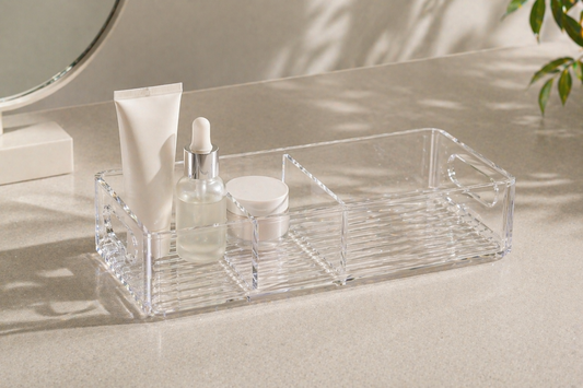 Minimal skincare organizer with separated compartments and 3 items arranged with clear spacing for stable daily use.