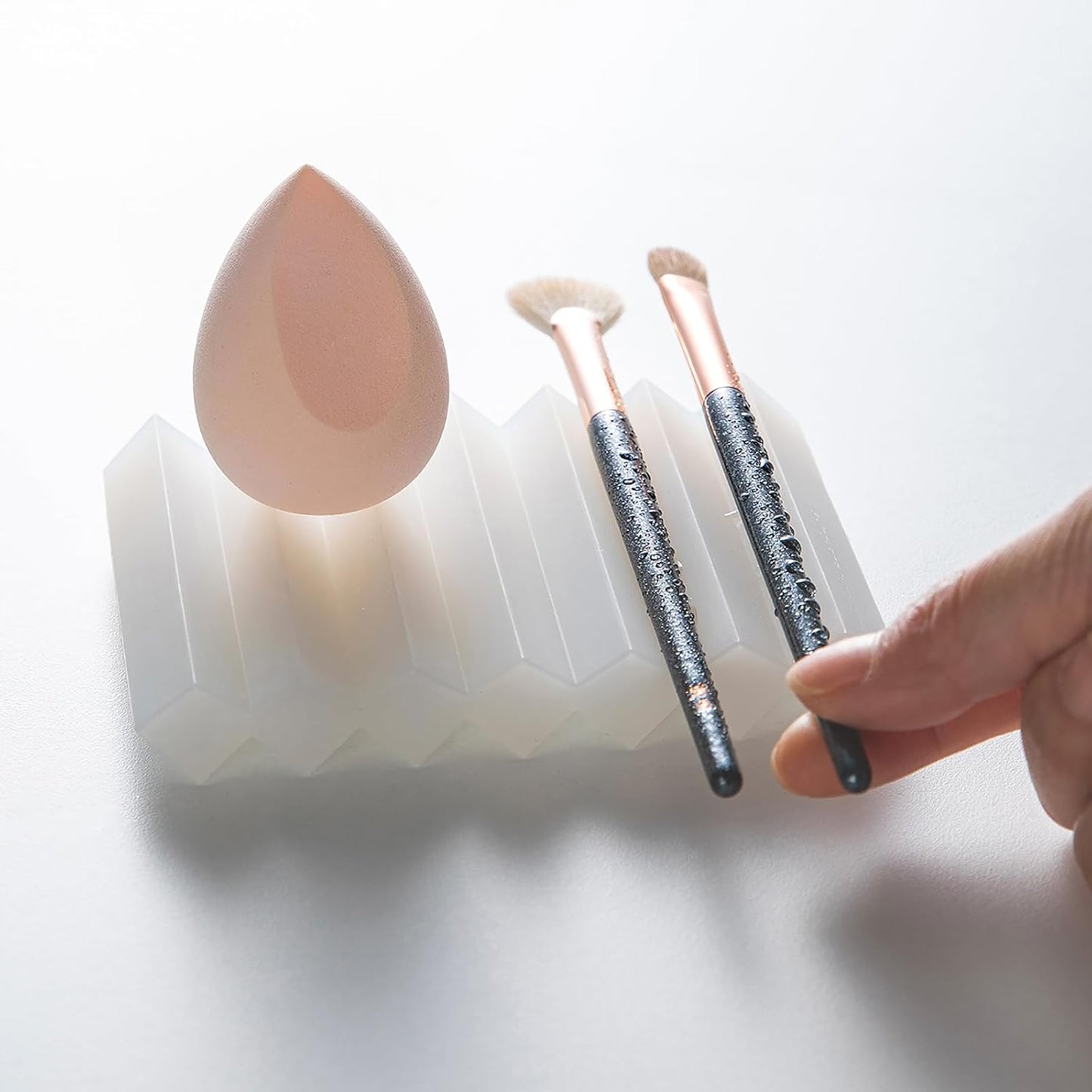 SHIMOYAMA Paint Brushes Holders, 2 Pack, Zigzag Soap Dish, Soap Holder for Watercolor Paintbrush, Bathroom, White