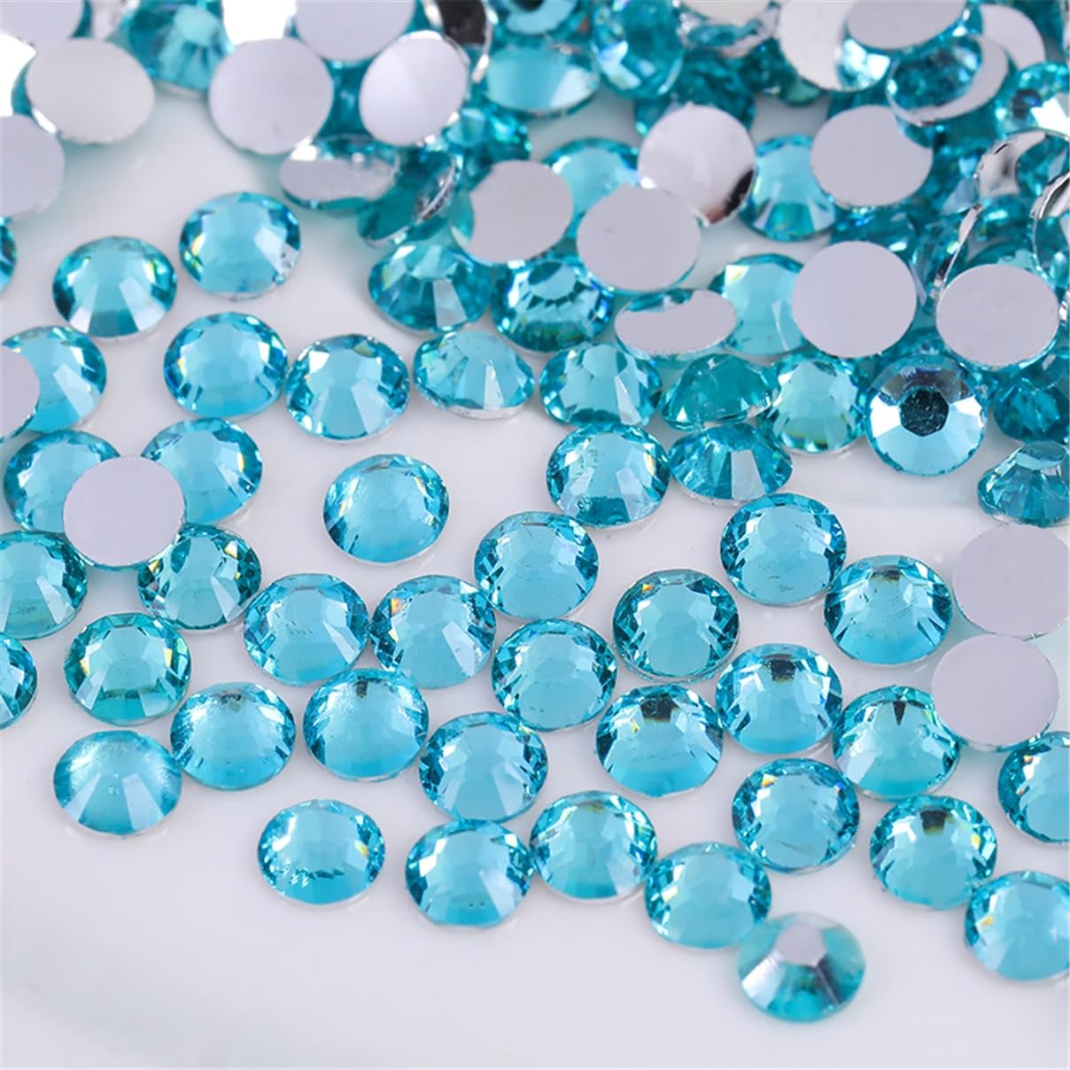 1000 Pieces SS20 5mm Flatback Rhinestones Clear Glass Round Gems Crystals for Nail Art DIY Crafts Clothes Shoes Bags （Crystal Blue）