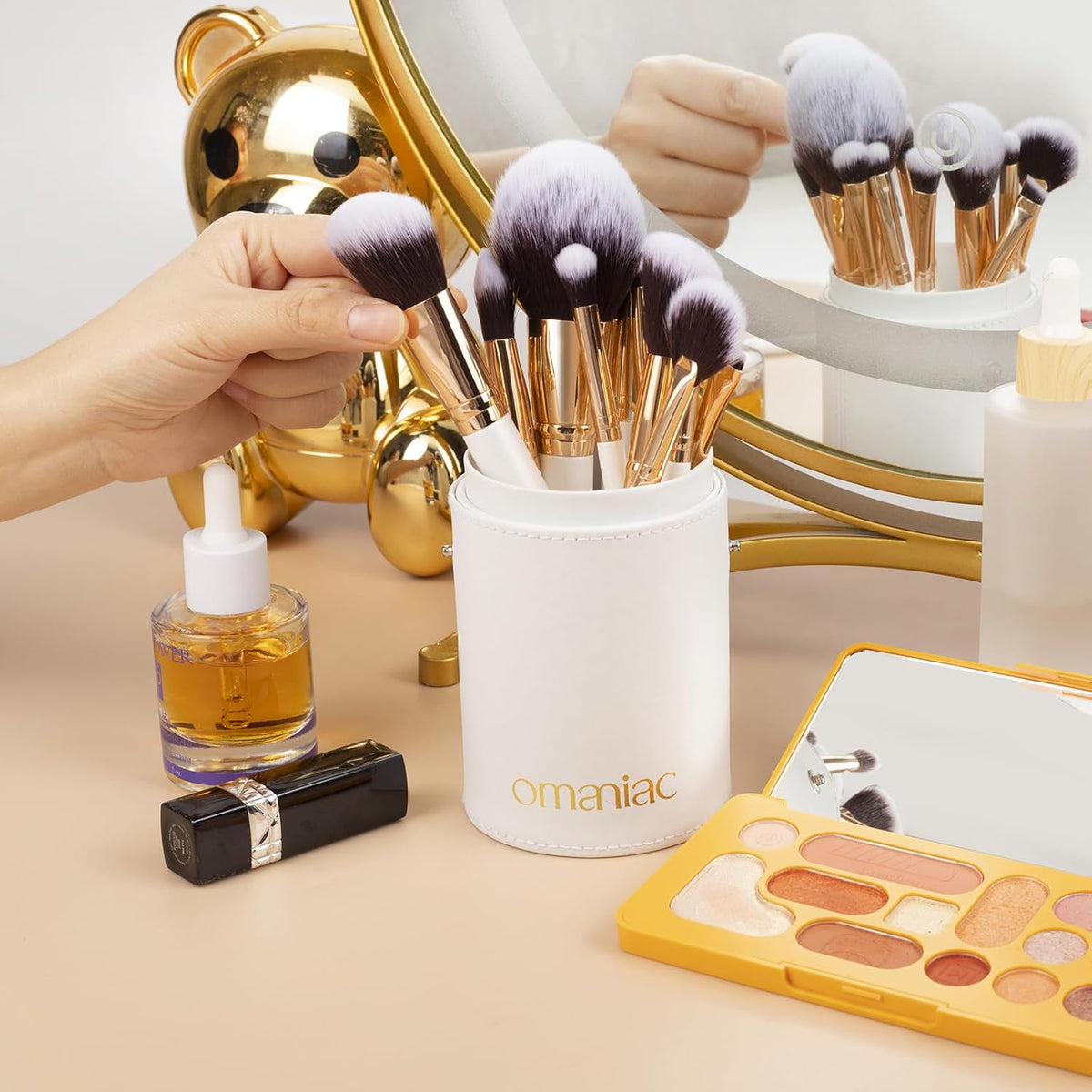 OMANIAC Makeup Brush Set Professional, 12 Pearlescent Wood Handle Makeup Brushes, Premium Cruelty-Free Synthetic Fiber Hair, Travel Make up Brushes Set with Case (White).