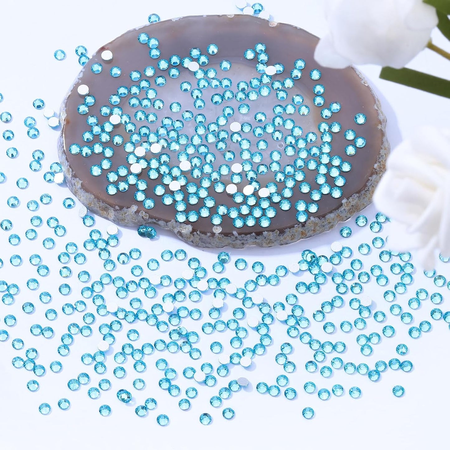 Aquamarine Flatback Rhinestones, Glass Rhinestones for Nail Art and Craft, Glue Fix, Loose Crystal Gemstones(Aquamarine, SS4, 2880pcs, 1.5-1.7mm)